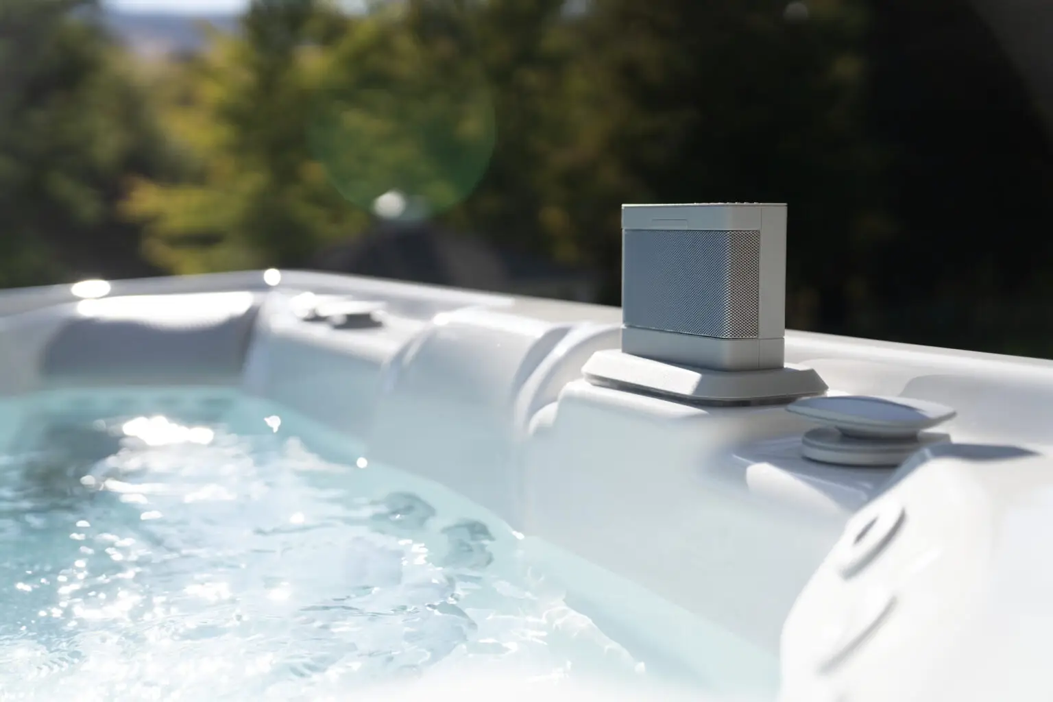 HSS-Highlife-Vanguard-AlpineWhite-ProductShot-Speaker-0154