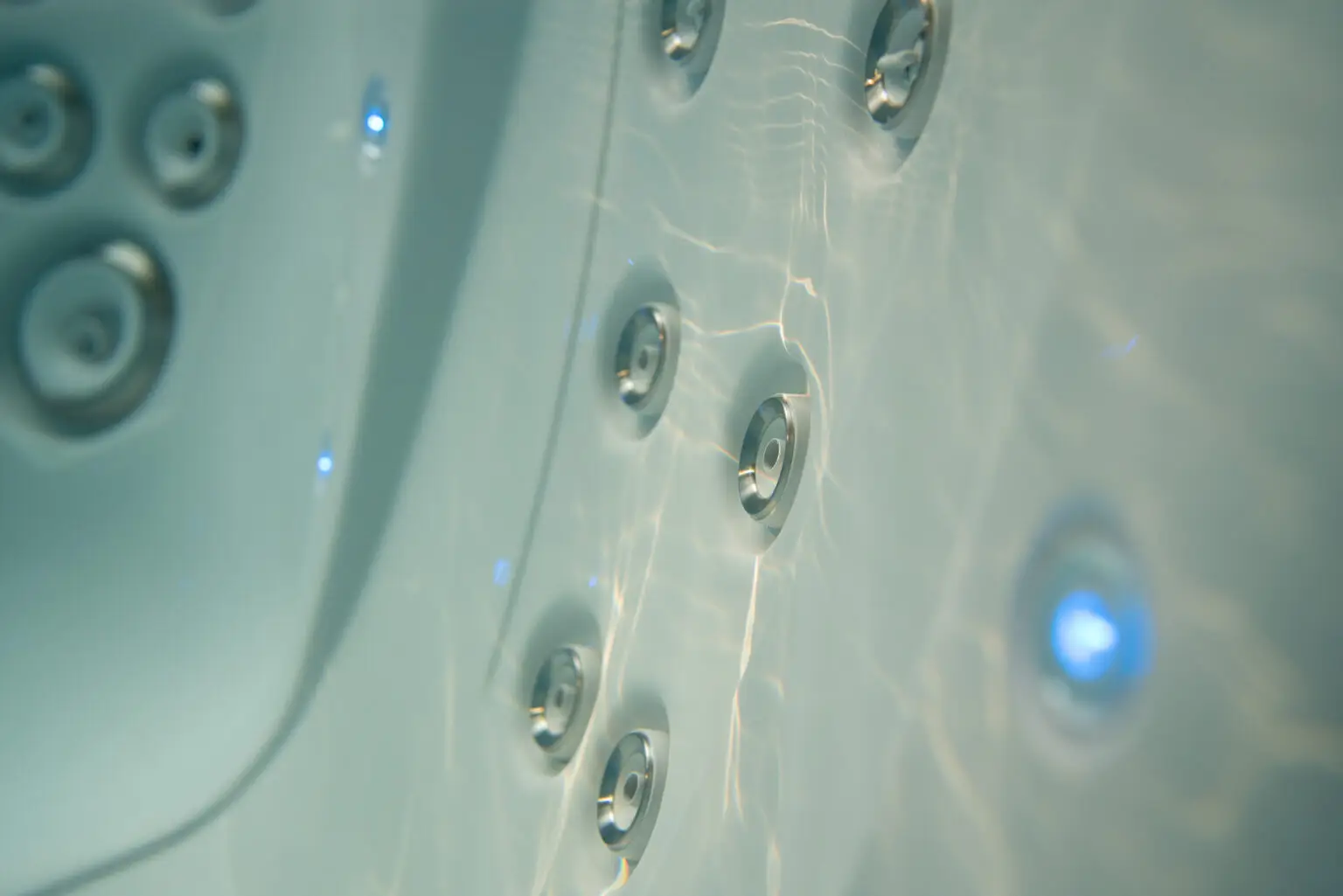 HotSpring_Limelight_2020_Flair_IceGray_CoastalGray_Lifestyle_UnderWater_61